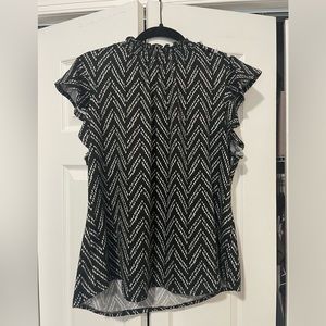 Black and White Pattern Short Sleeve Top